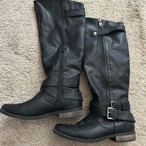 Buckled Black zip tall boots